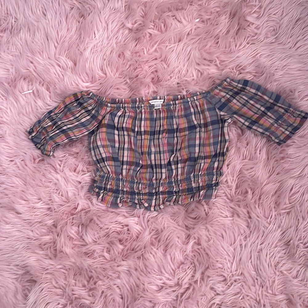 Cropped AEO shirt